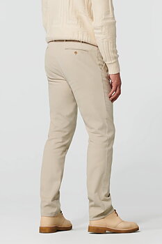 Beige (alabaster) chinos i Luxury Twill, och modern passform (Meyer / Bonn) (finns i strl 25)