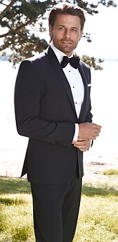 Svart smoking i ull, slim fit och kan köpas med väst (mod Daniel/Dexter fr Cavaliere)