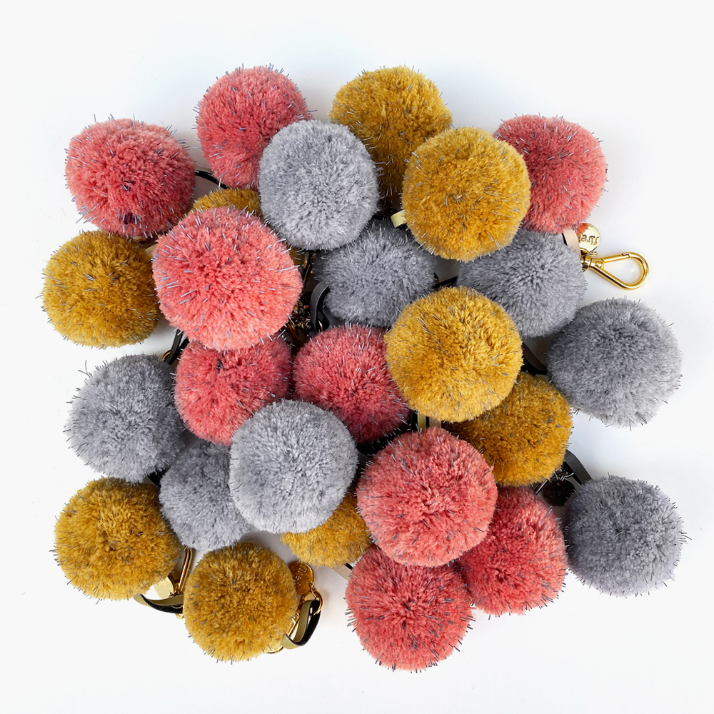 REFLEKTERANDE POM POM