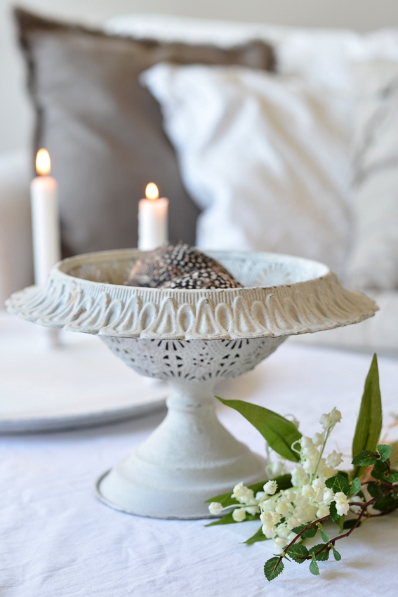 BOWL/PLATTER ON FOOT WHITE - ANTIQUE WHITE - 2