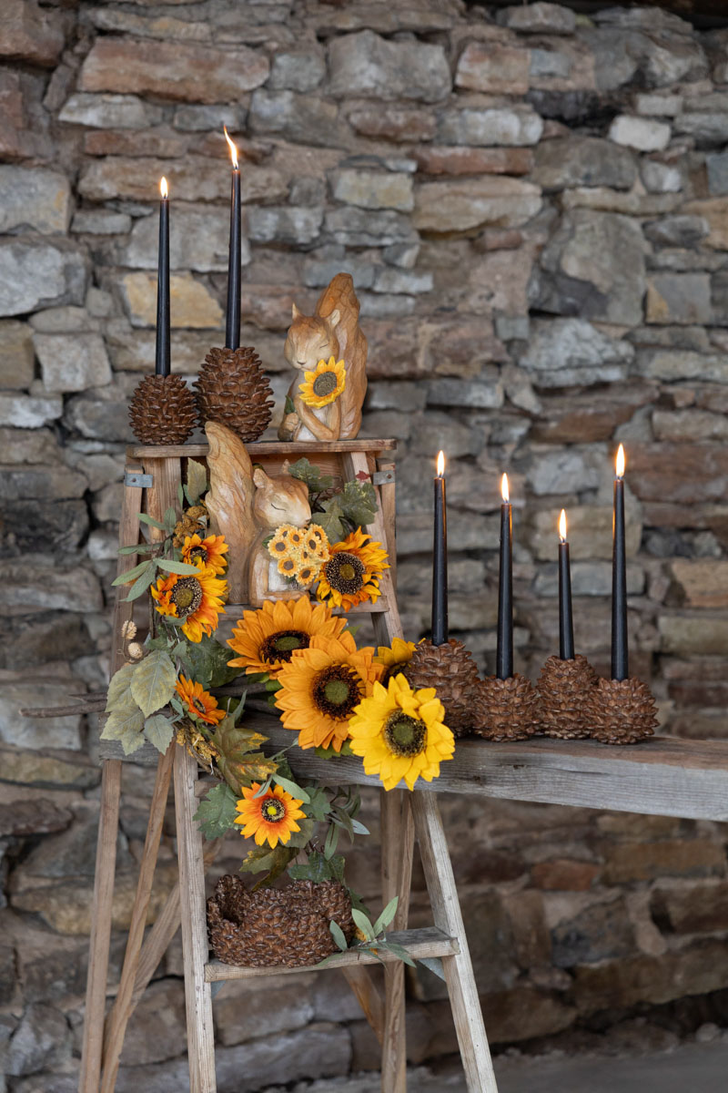 Squirrel with sunflower bouquet 12x20x26 cm - 4
