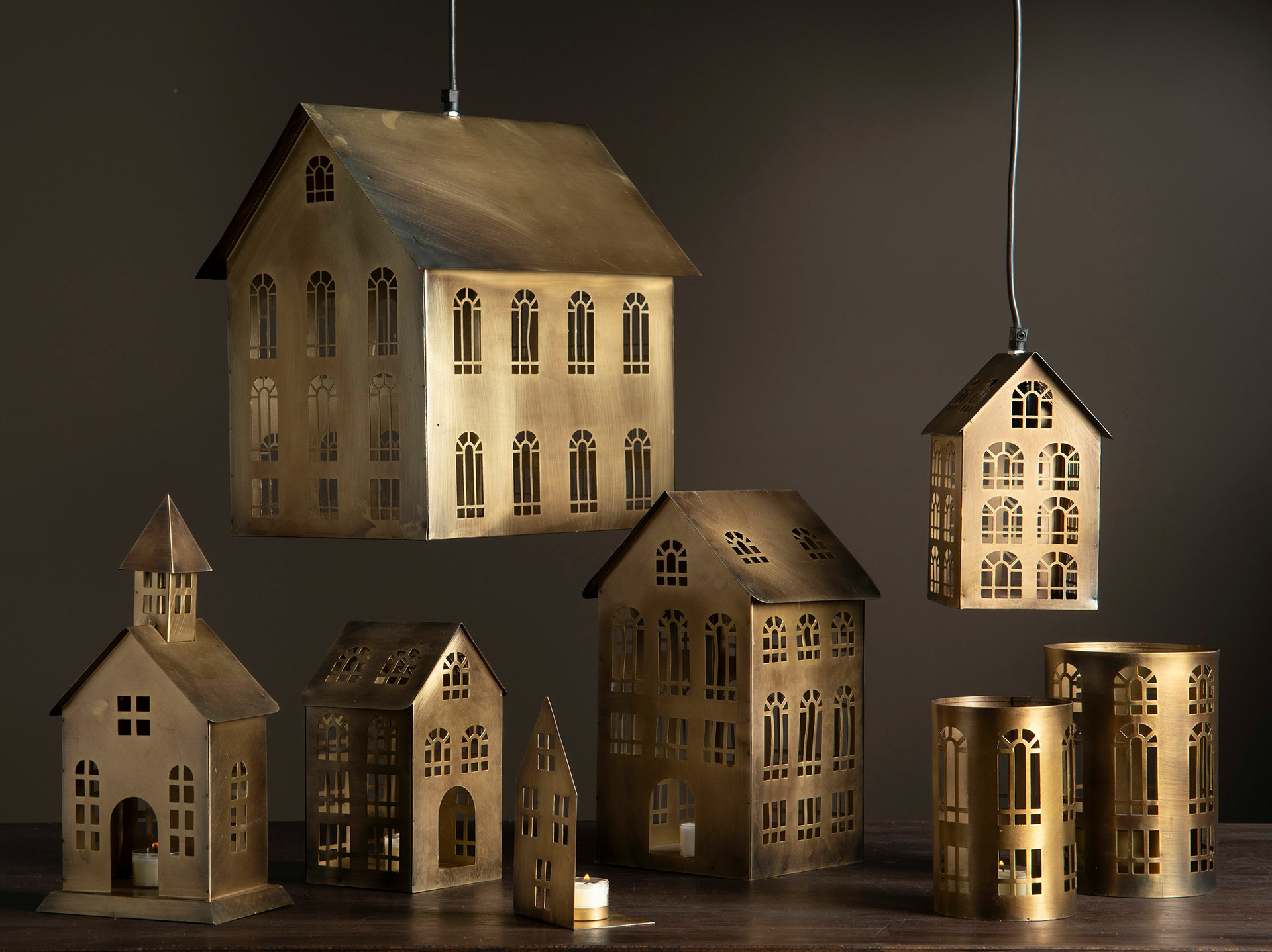 House Lantern - Tin House - Antique Brass - 11.5x11.5x20.5 cm - 2