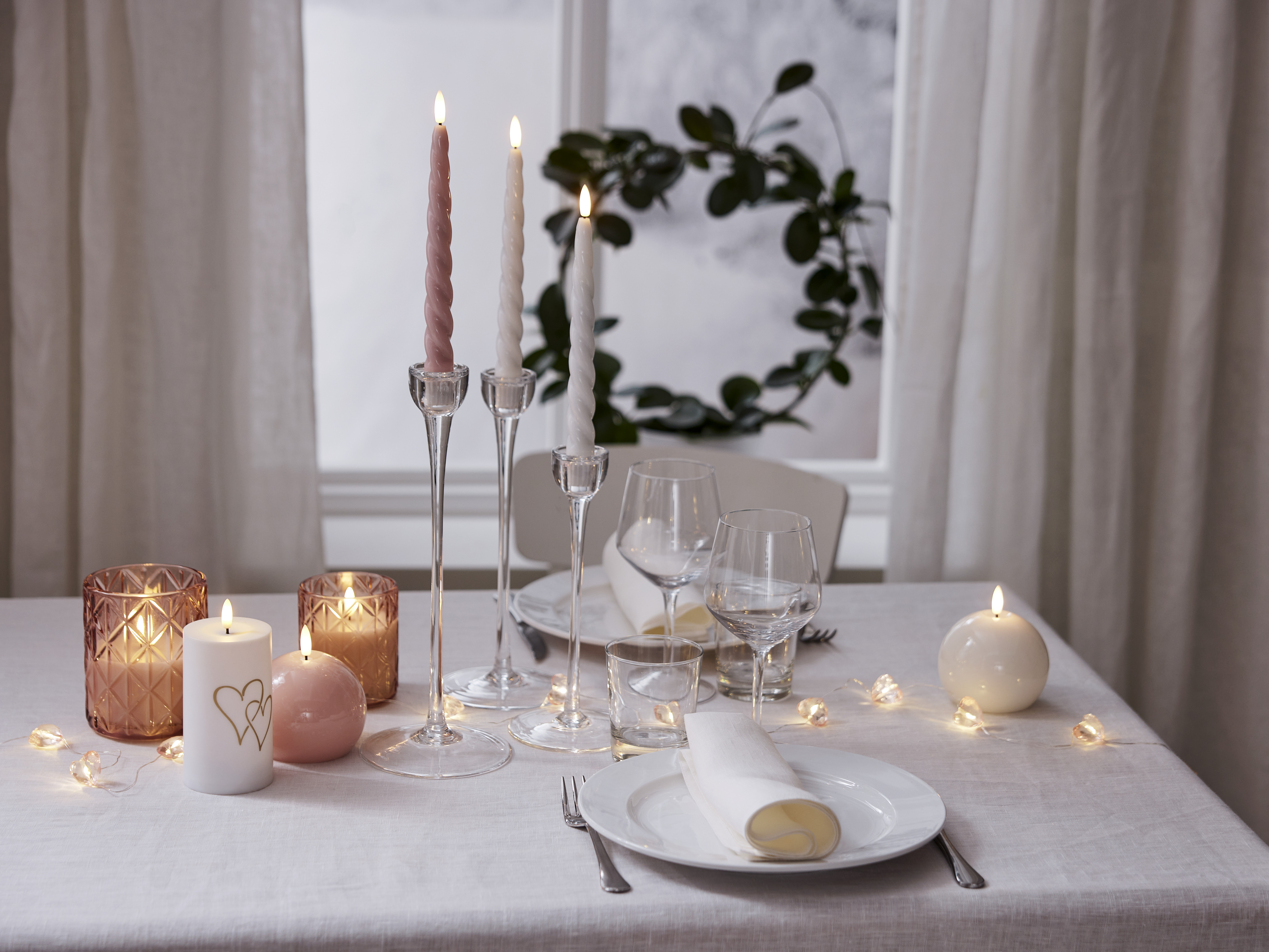 Battery-powered candle - Antique candle/crown candle with natural-looking flame - 2-pack - White Glossy - 7