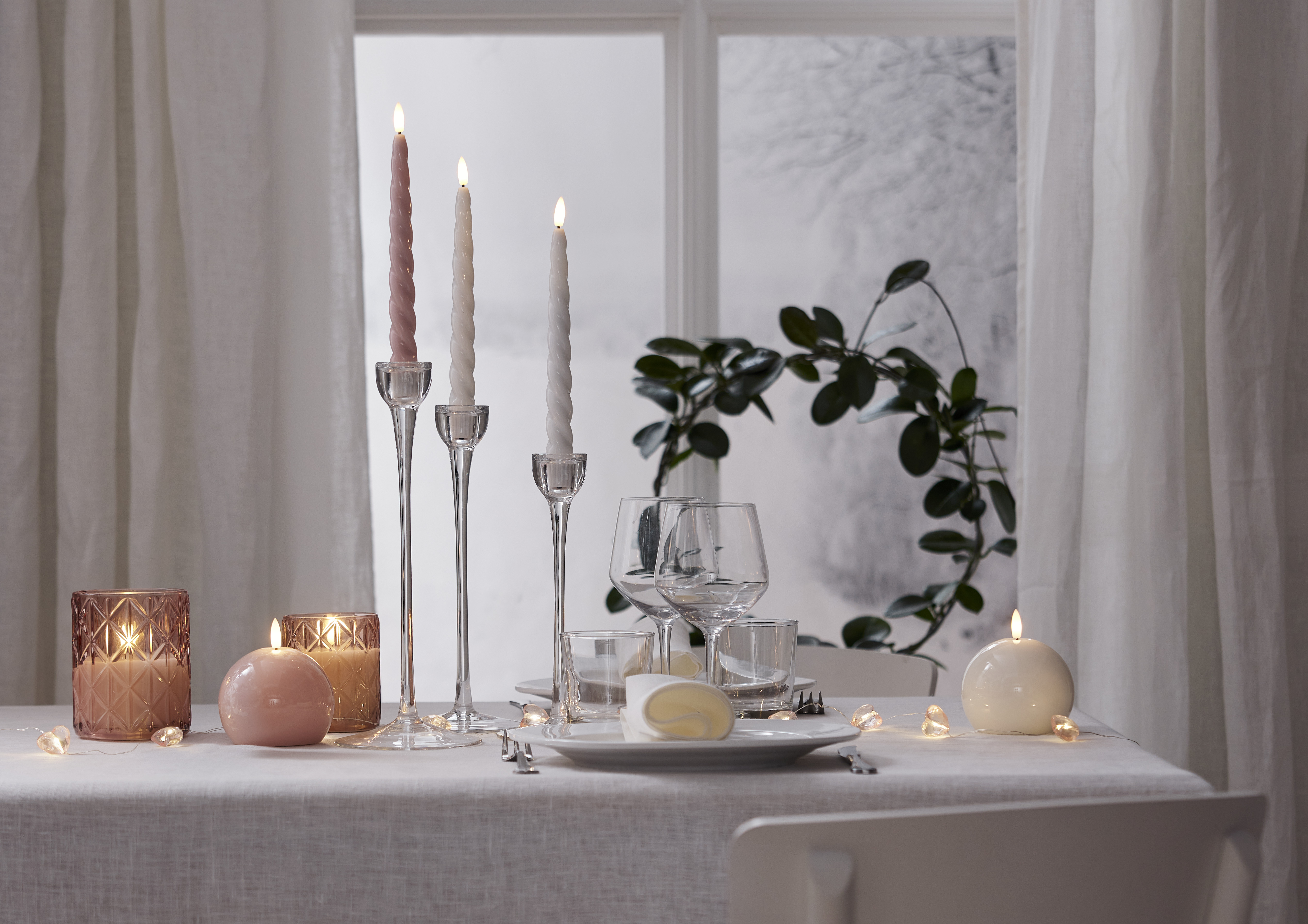 Battery-powered candle - Antique candle/crown candle with natural-looking flame - 2-pack - White Glossy - 5
