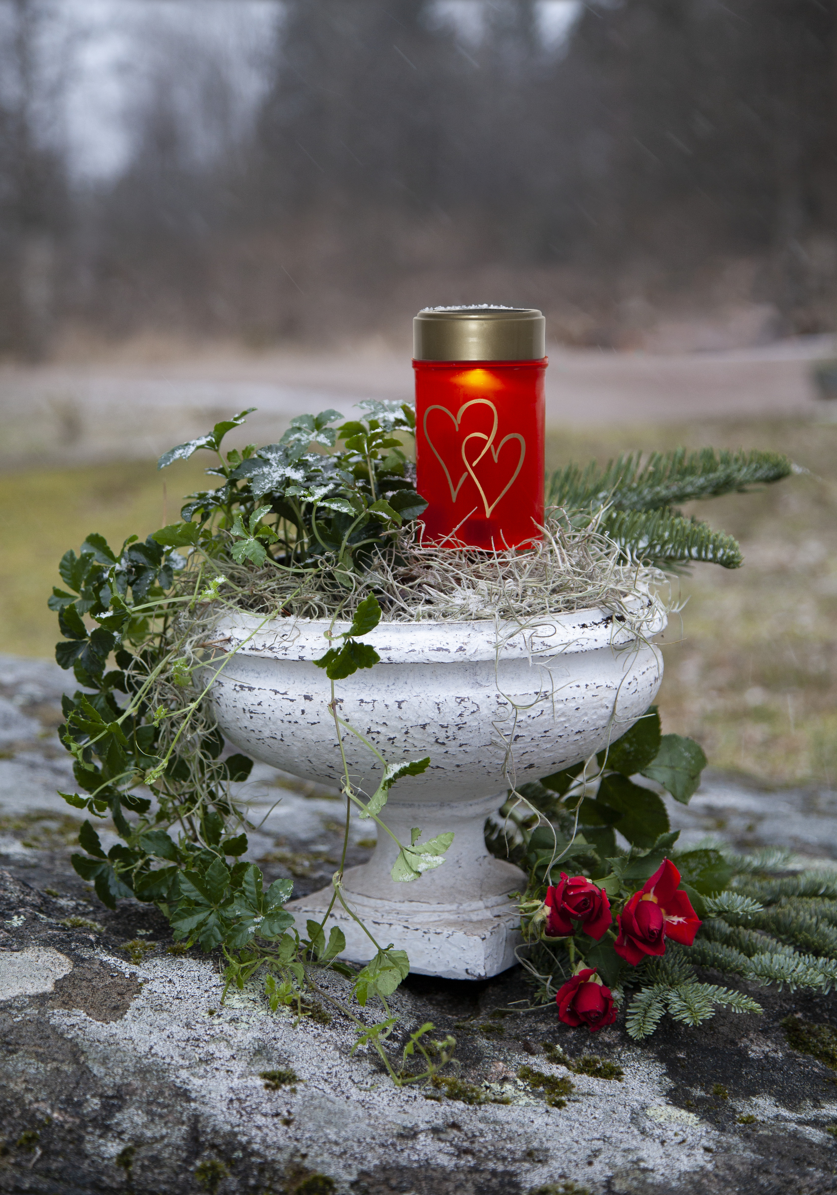 Solar cell candle - Grave candle - Block candle with hearts - Red - 12x7 cm - 4