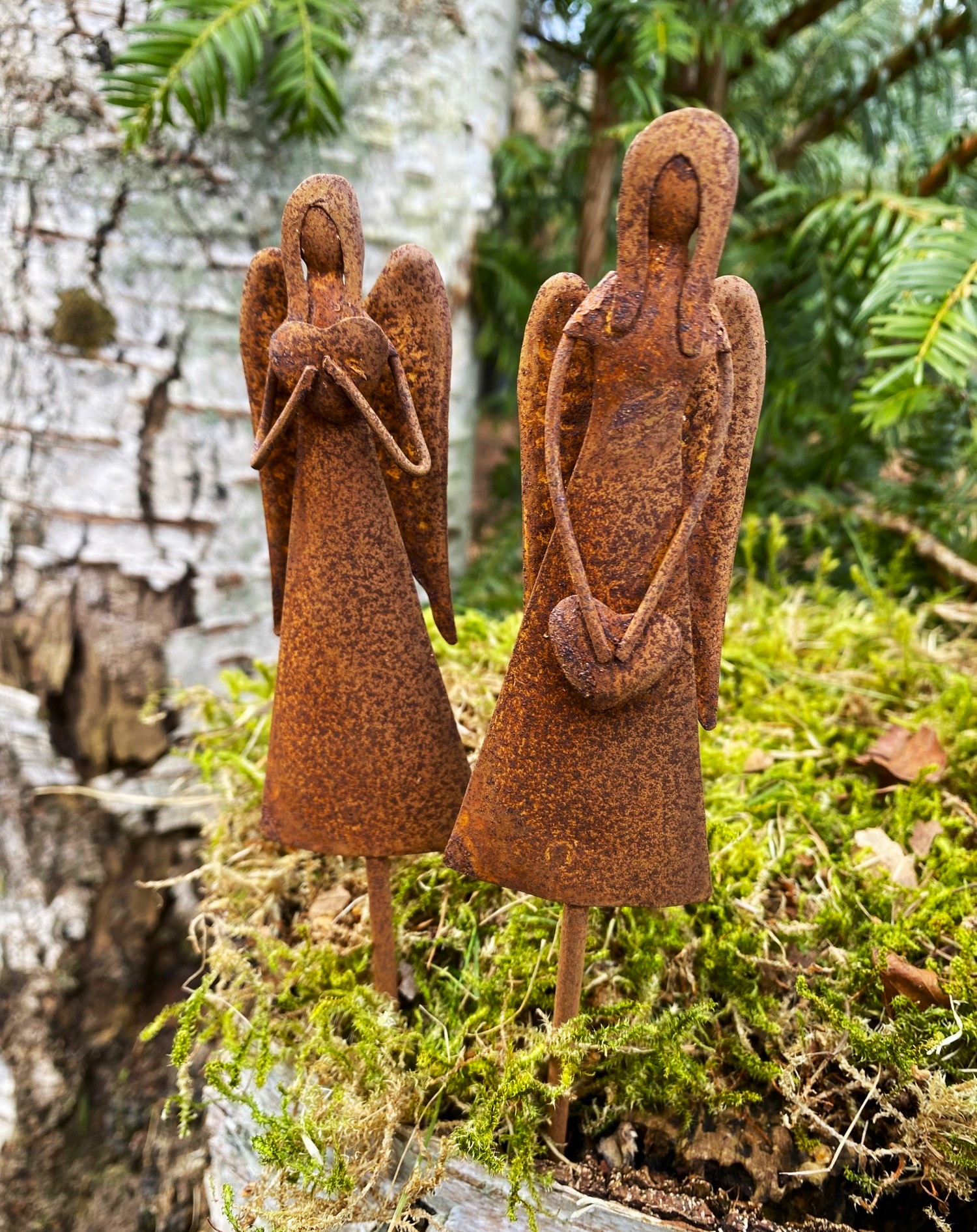 Ängel med hjärta på pinne - Rost - 23 cm - 2