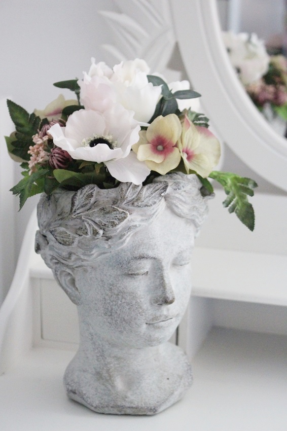 Pot - Vase - Statue - Bust - Stone - 16x15x21.5 cm - 7