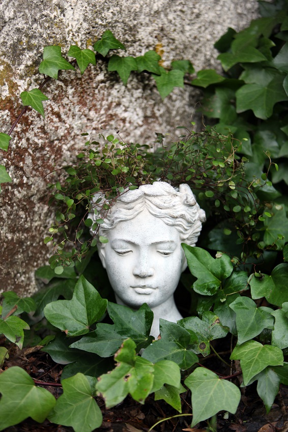 Pot - Vase - Statue - Bust - Stone - 16x15x21.5 cm - 10