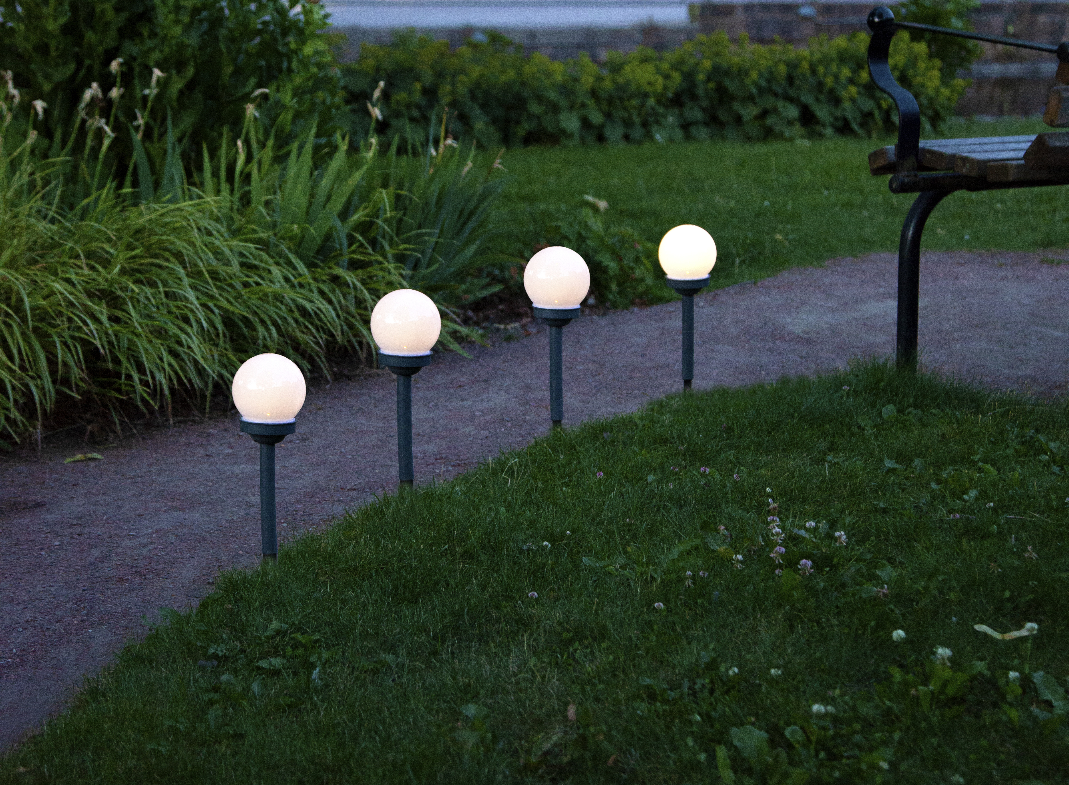 Solar-powered bollards 4-pack Globe - 3