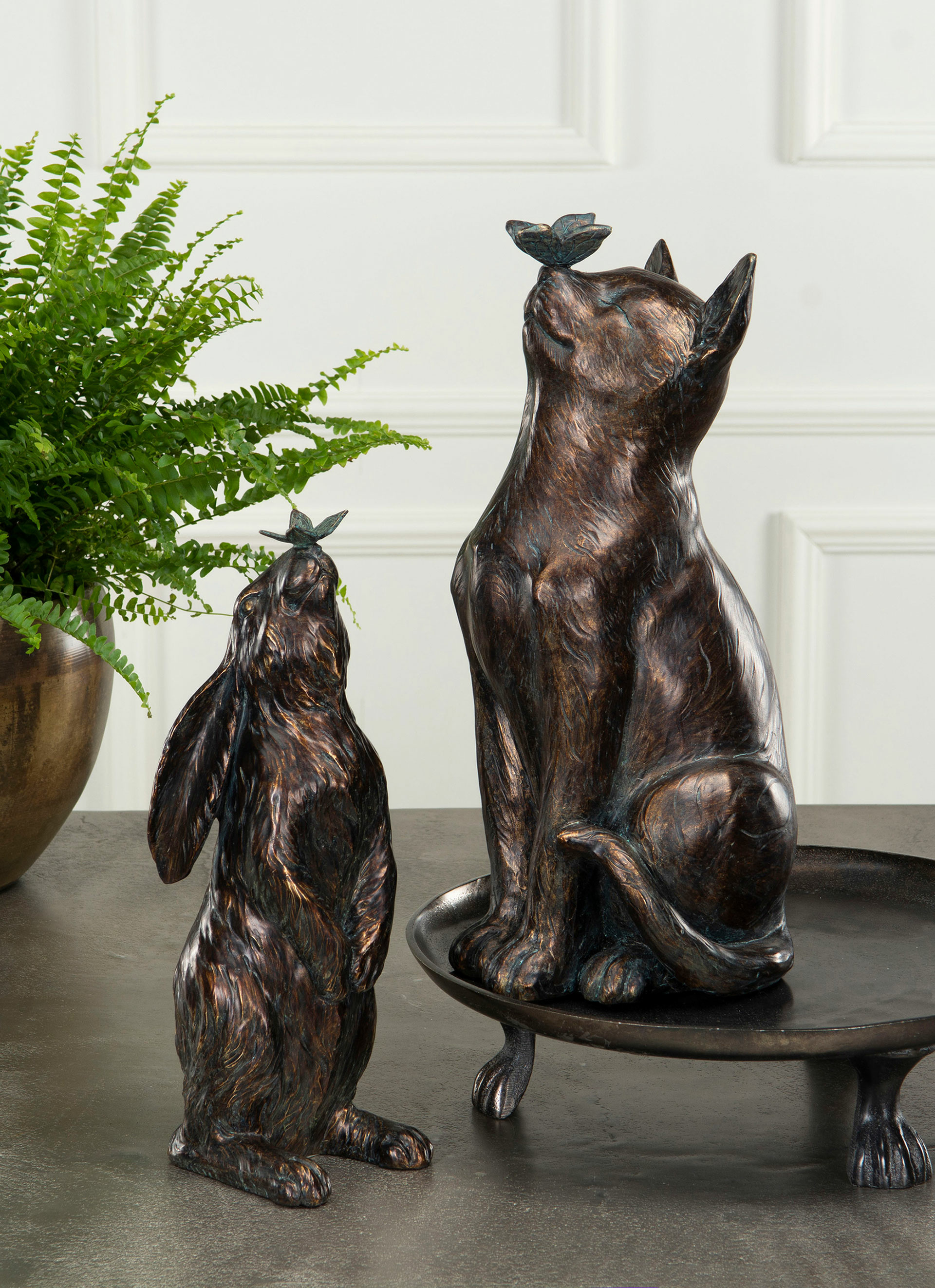 Hare with butterfly - Statue - 11.5x10.5x32 cm - 2