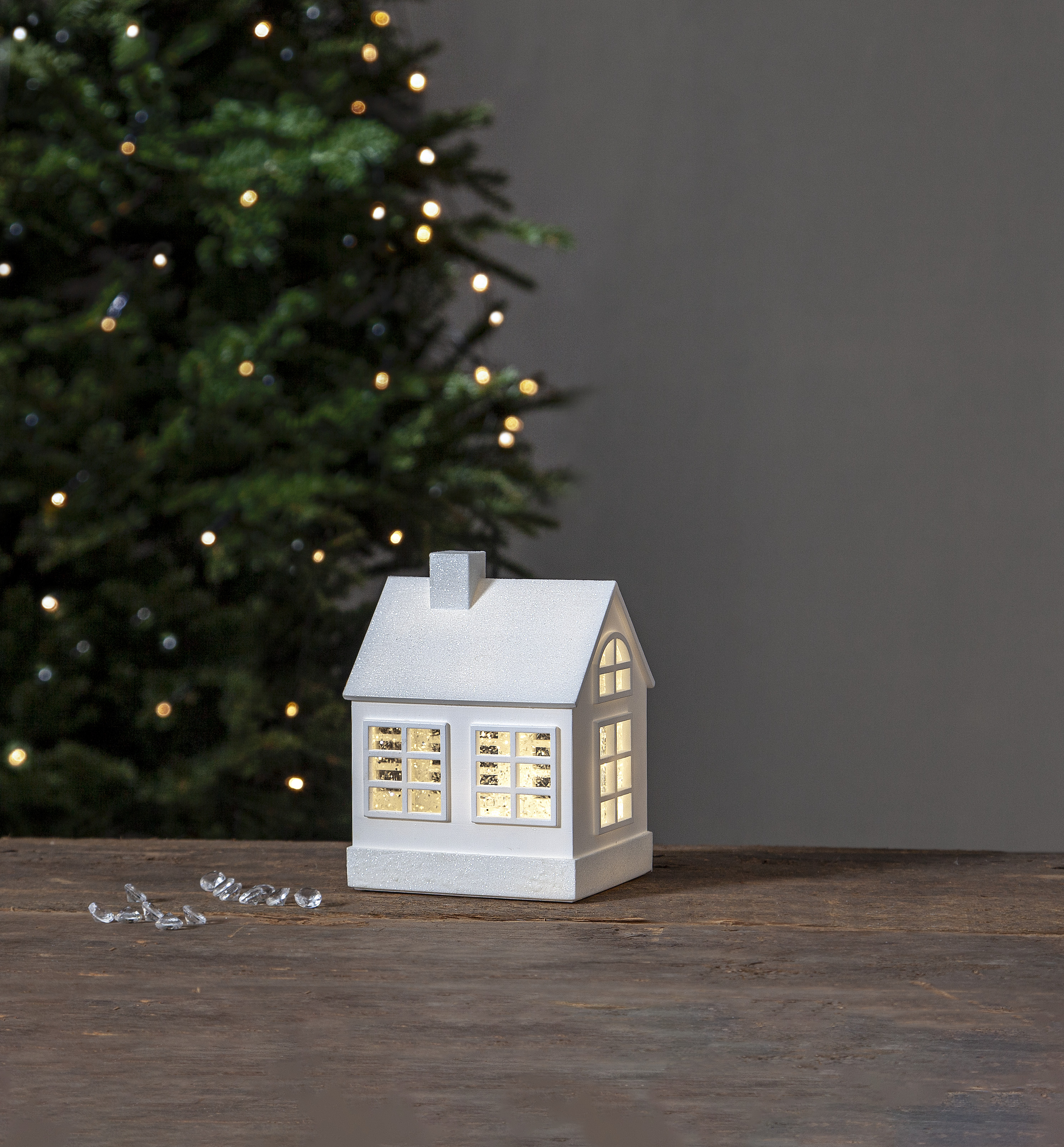 House with lighting - Battery operated - Timer - 15.5x11 cm - 6