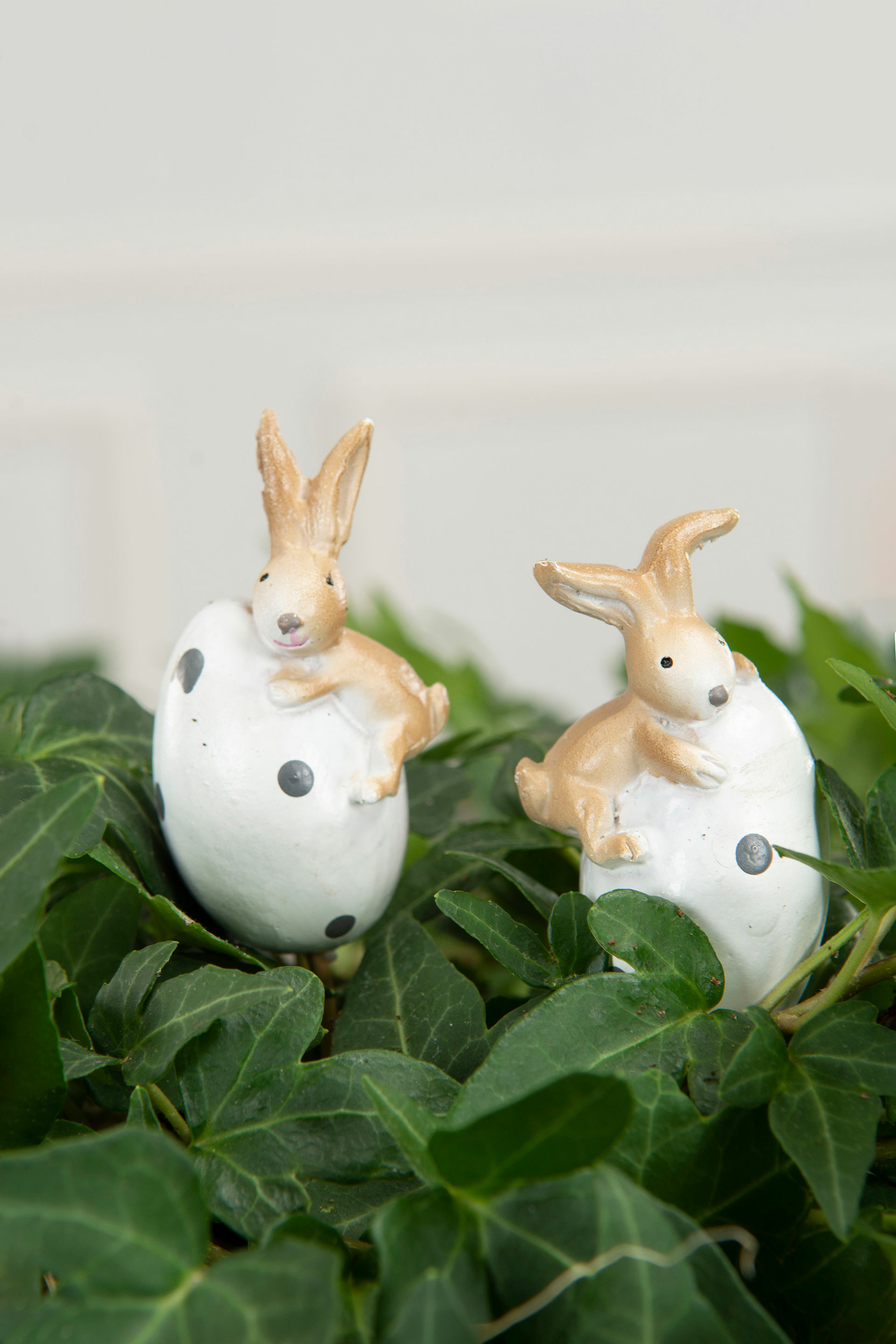 Rabbit on Egg Stick Poly Mix 5 cm - 3
