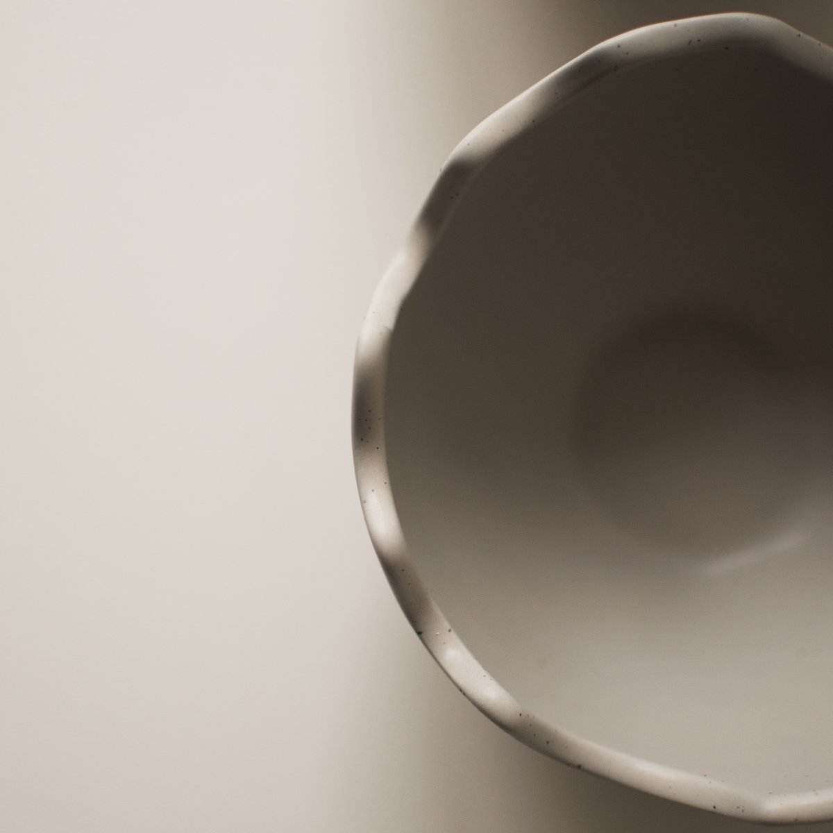 Happy Easter Bowl - Eggshell Pot - Grey/Spotted - Large - 8