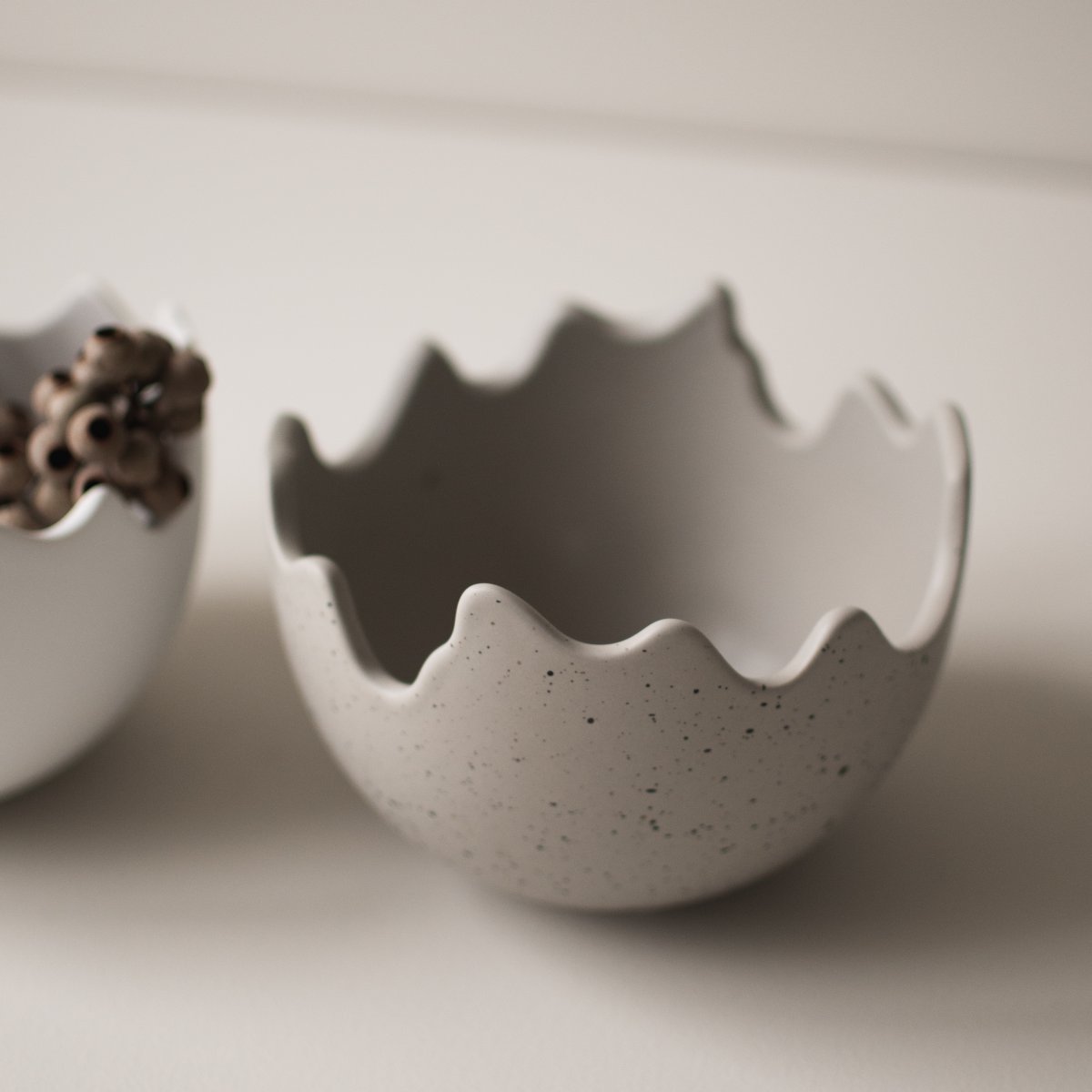 Happy Easter Bowl - Eggshell Pot - Grey/Spotted - Large - 7