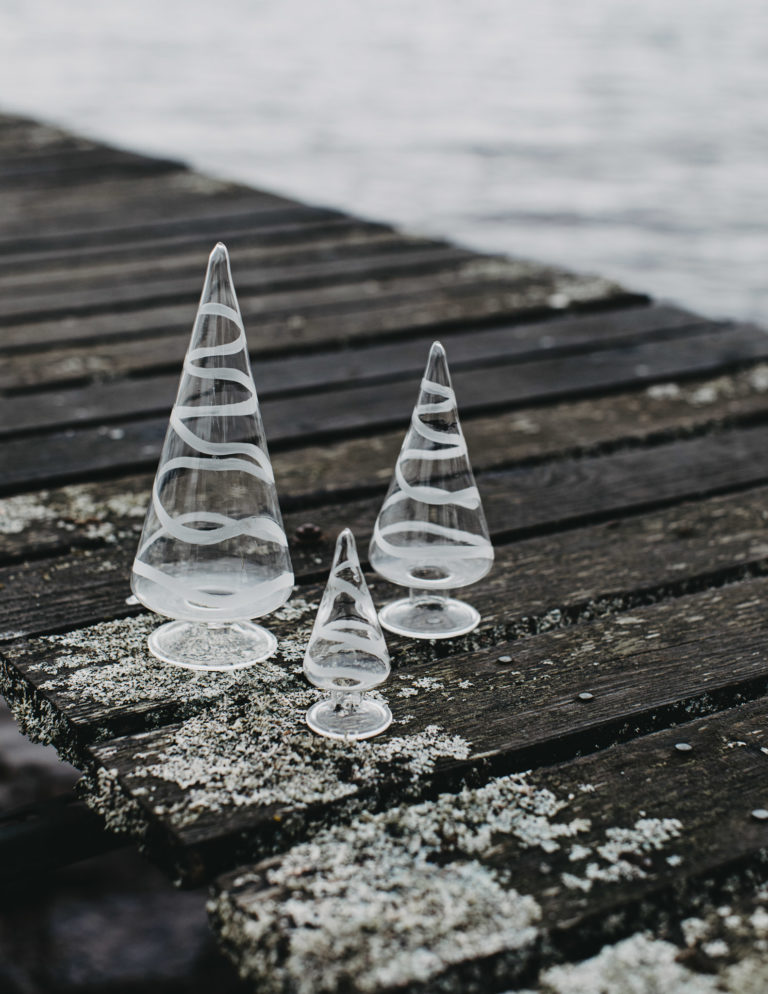 Granbo - Christmas tree with frosted garlands - Clear glass - 10x4 cm - 3