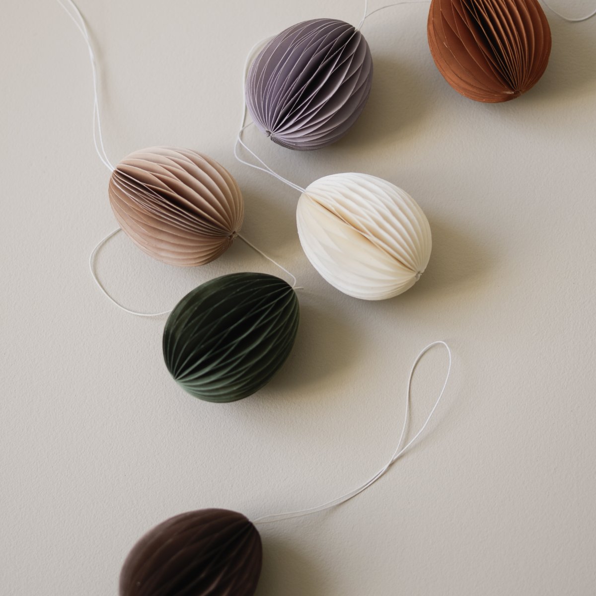 Ovoid - Ägg - Papper - Vit - Hängande dekoration - 7 cm - 11