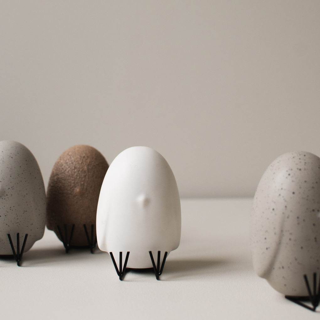 Sit Around - Sitting chicken - White - Ceramic - 10 cm - 3