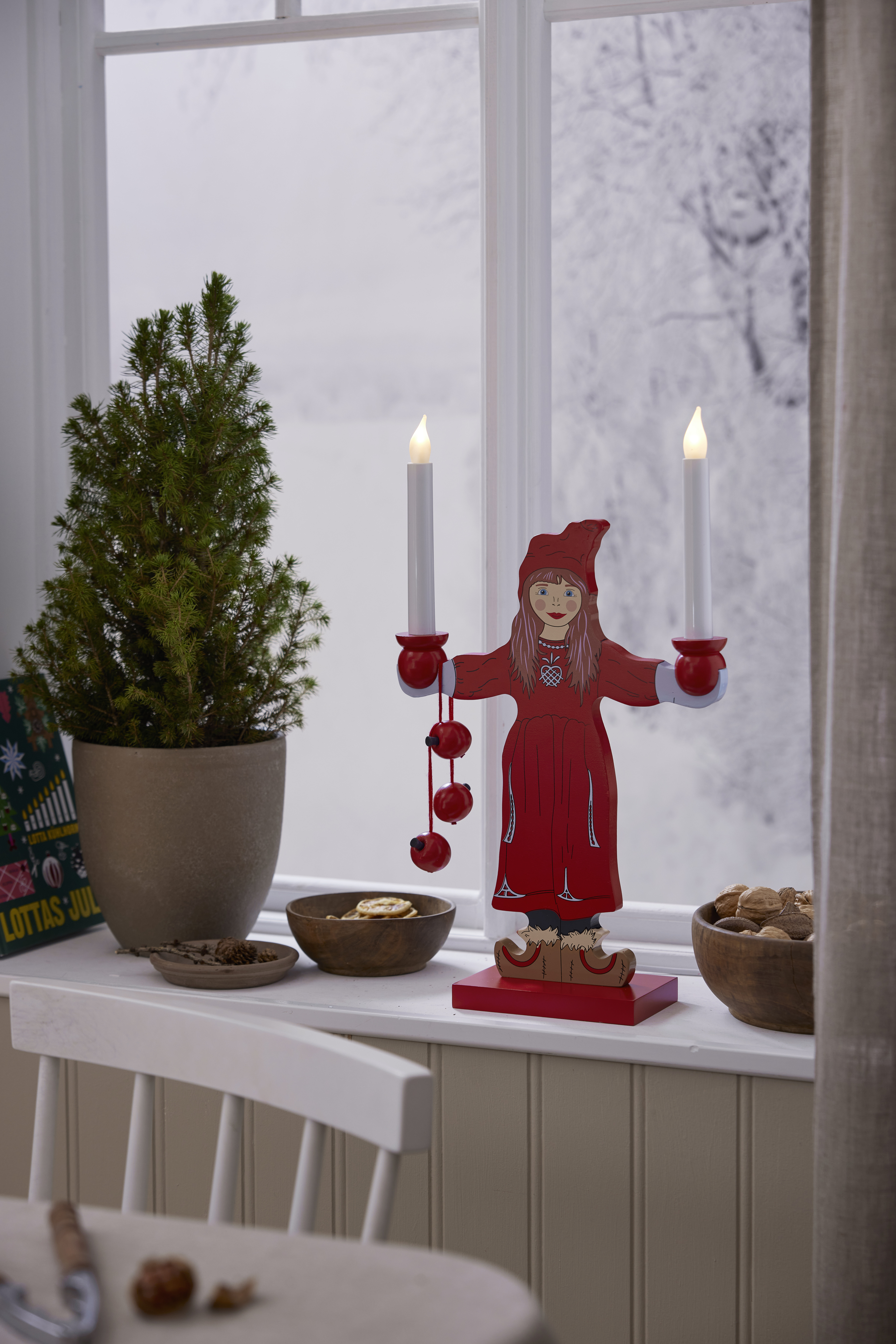 Sundborn Candle Holder - Girl - 48x30 cm