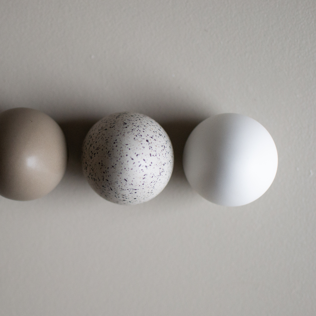 Standing Egg - Ägg - Dekoration - Vit - Keramik - 8 cm - 4