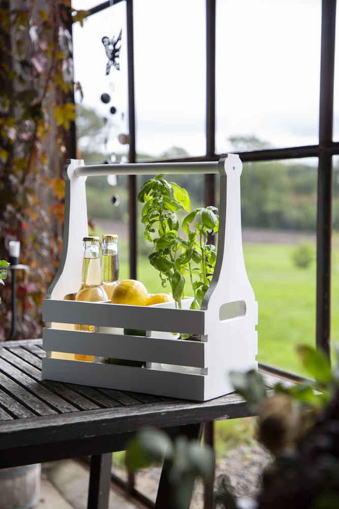 Wooden box with handle - White