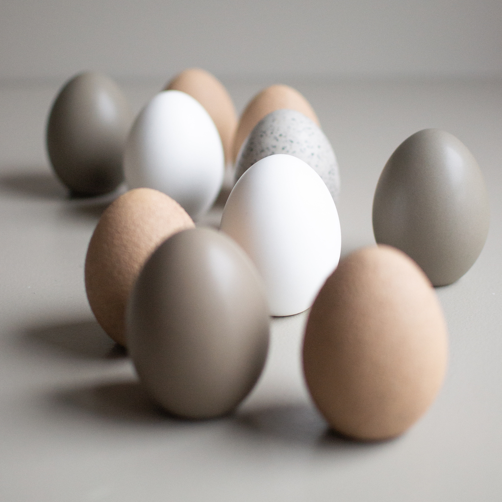 Standing Egg - Egg - Decoration - Dust - Ceramic - 8 cm - 3