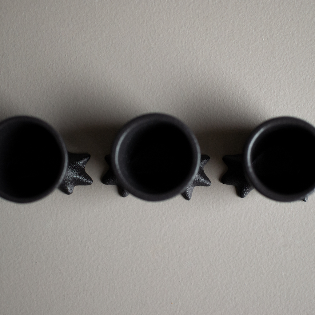 Egg cup with feet - Walking Egg Cup - Cast Iron - Ceramic - DBKD - 3