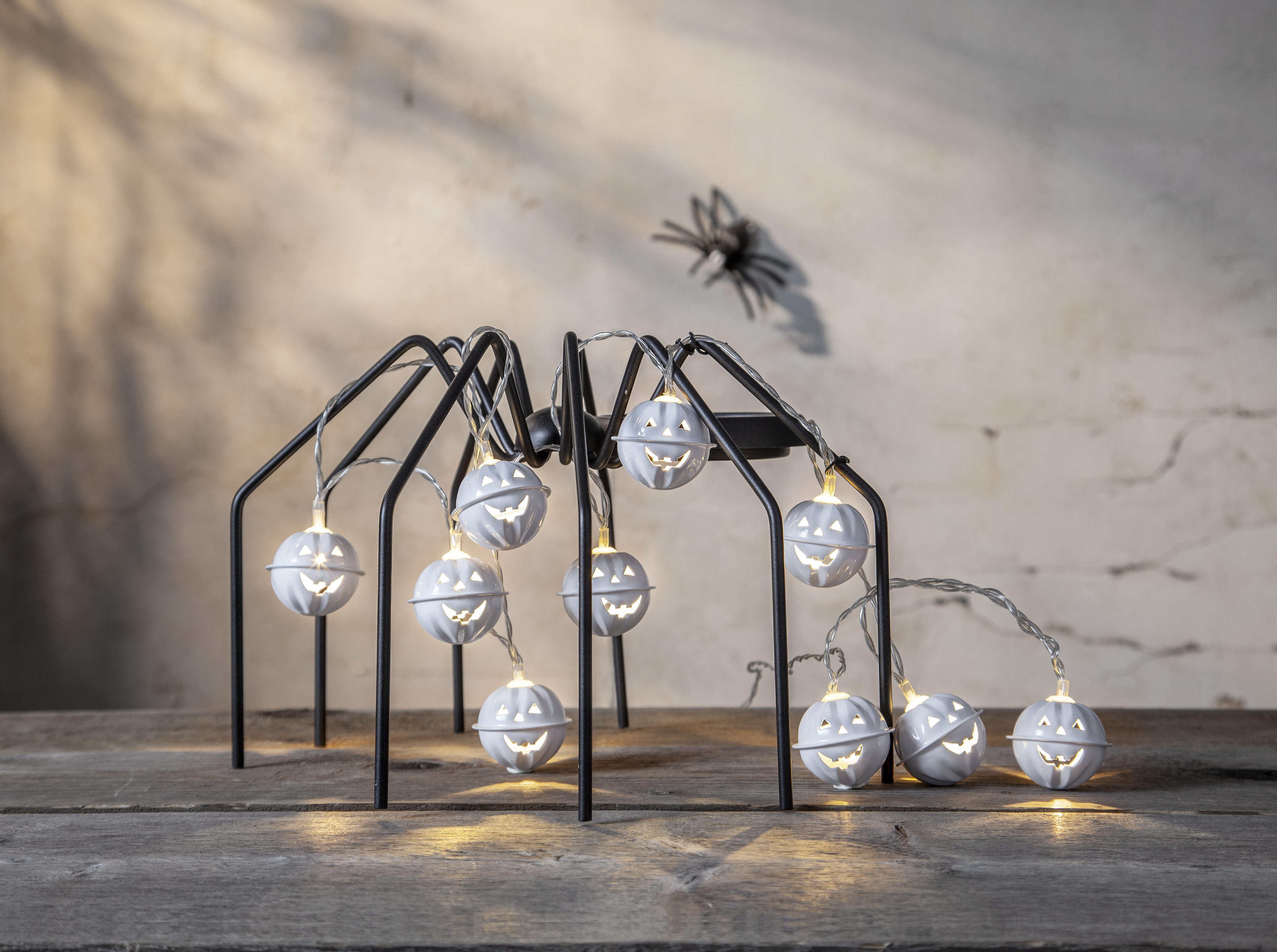 Ljusslinga med pumpor - Halloween - Batteridriven med timer - 135 cm - 2