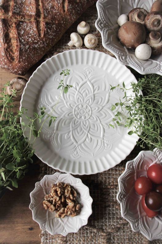 Pie dish Mandala - White - 24 cm