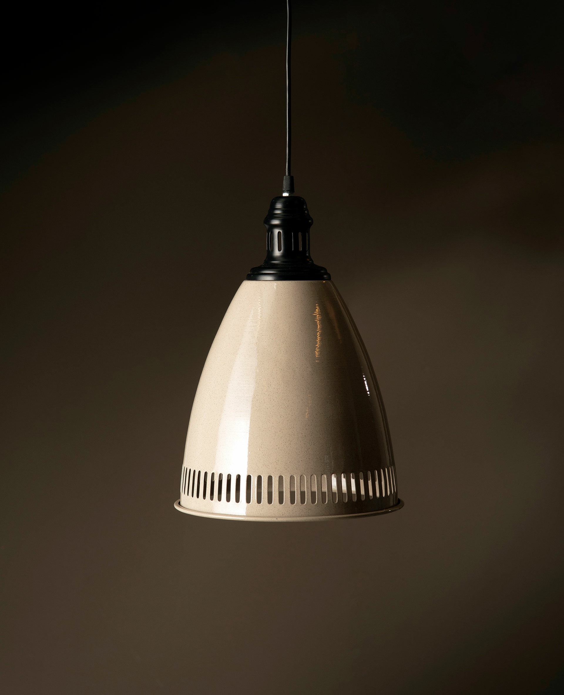 Ceiling lamp - Enamel - Sand - Ø26x36 cm