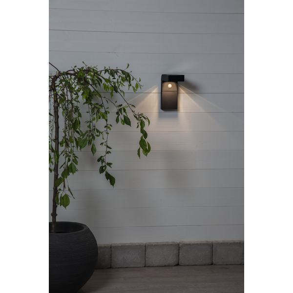Solar-powered wall lantern Vici
