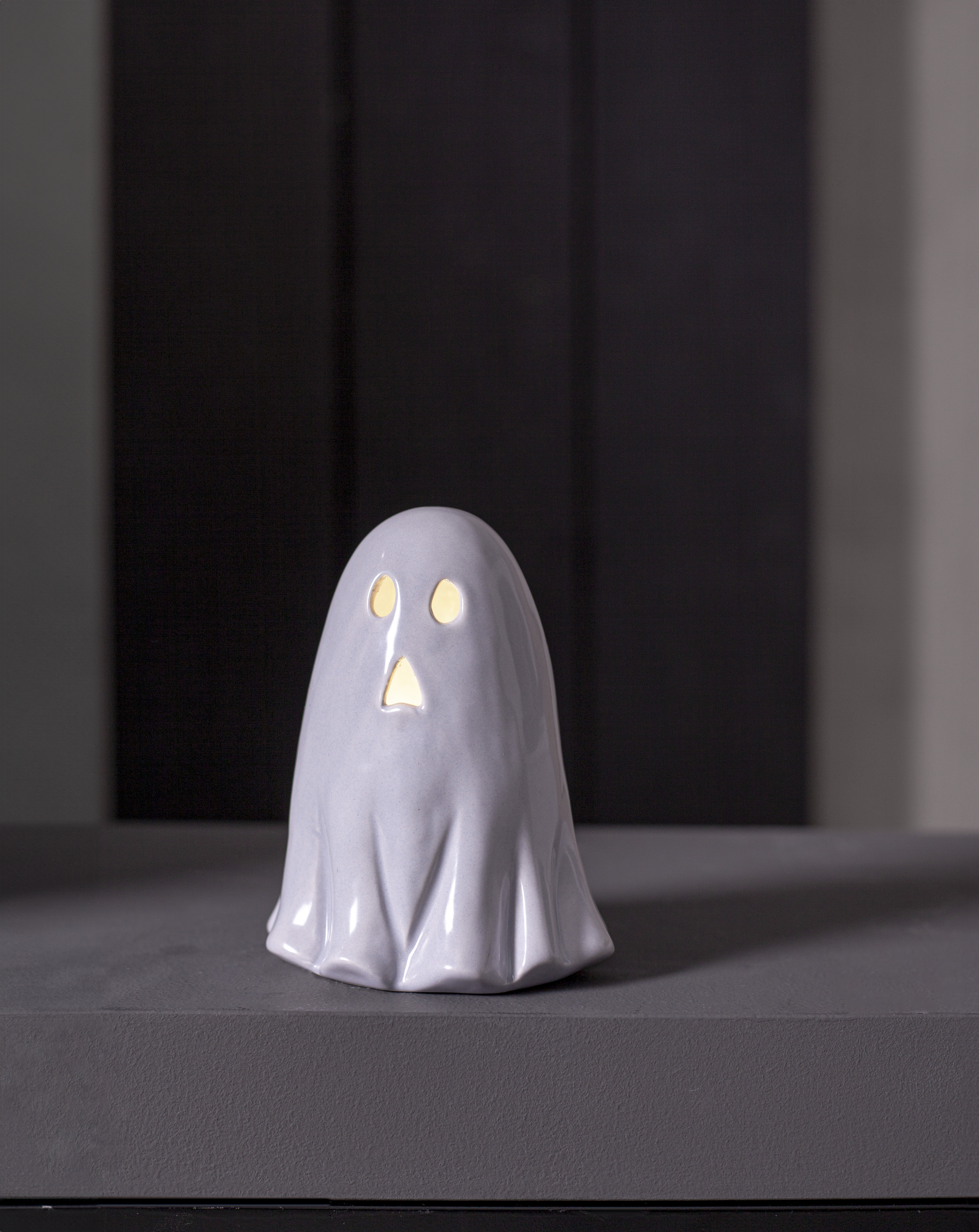 Ghost - Spöke med belysning - Ljusgrå Keramik - Batteridriven - 3
