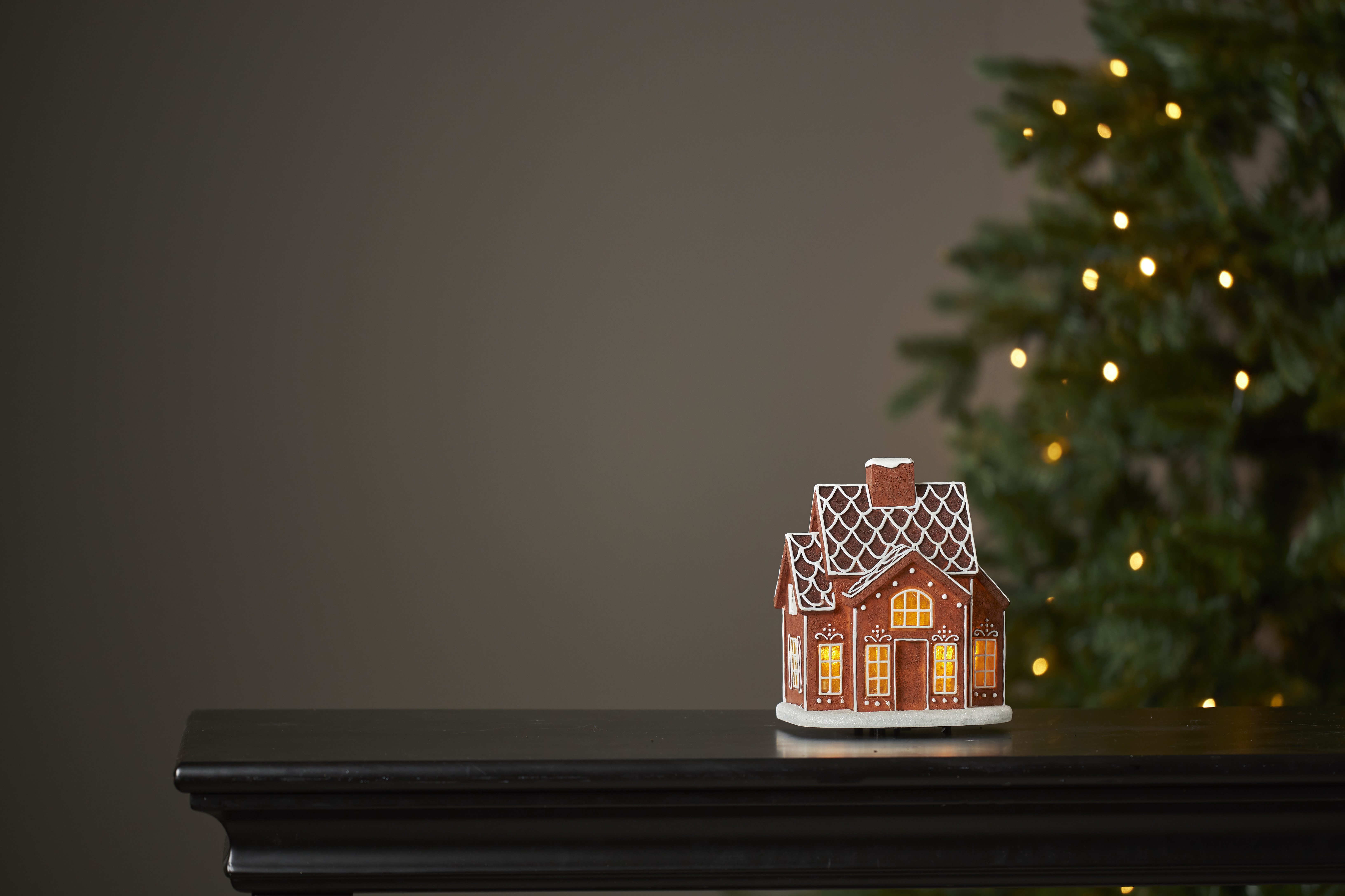 Gingerbread house with lighting - LED - 4