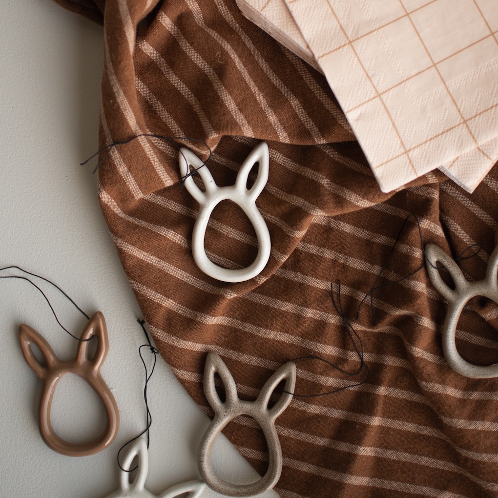 Hanging Rabbit - Beige - Rabbit - 8x5 cm - DBKD - 5