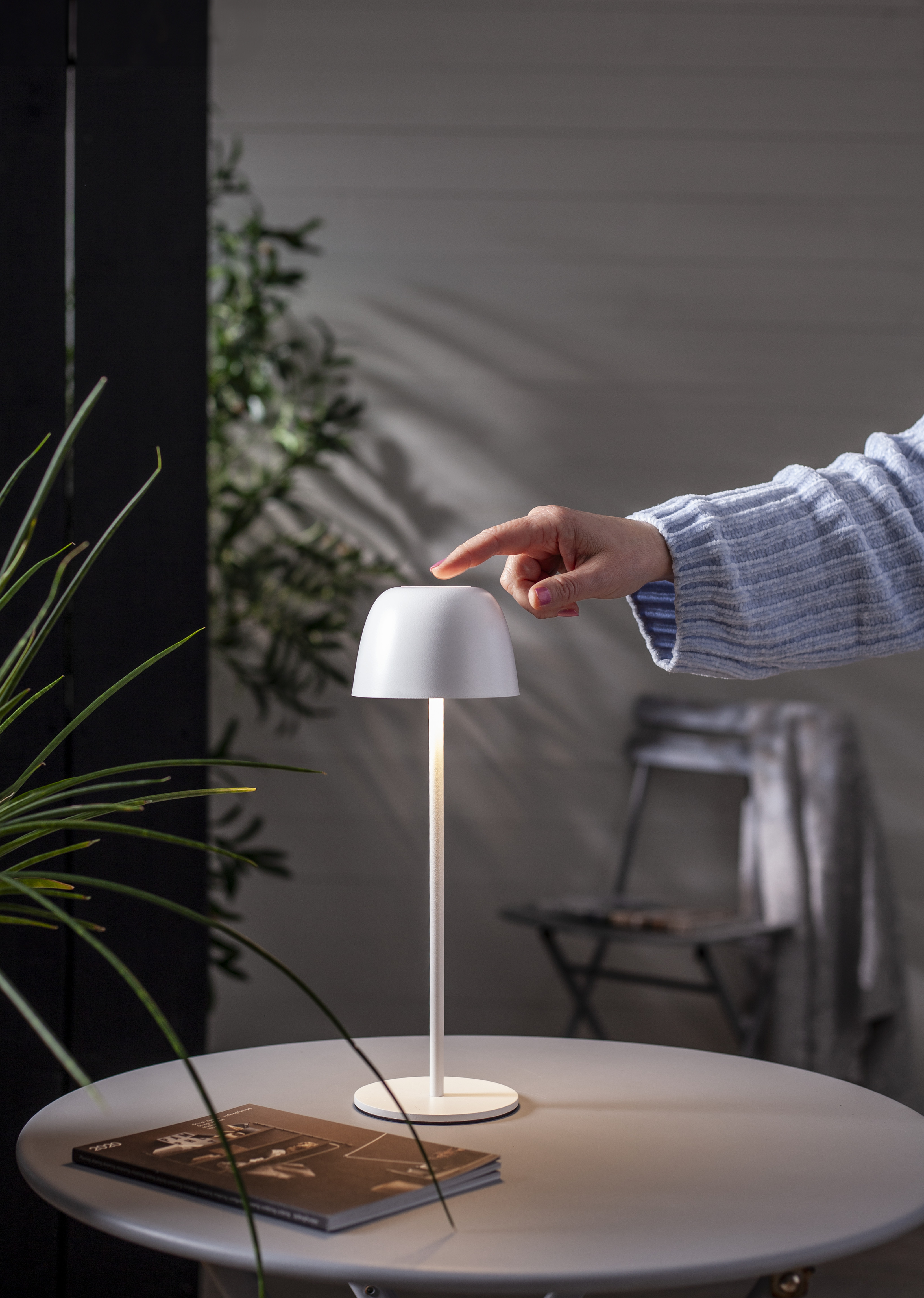 Lamp - Table lamp - Rechargeable - Dimmer - White - 34.5x11 cm - 5