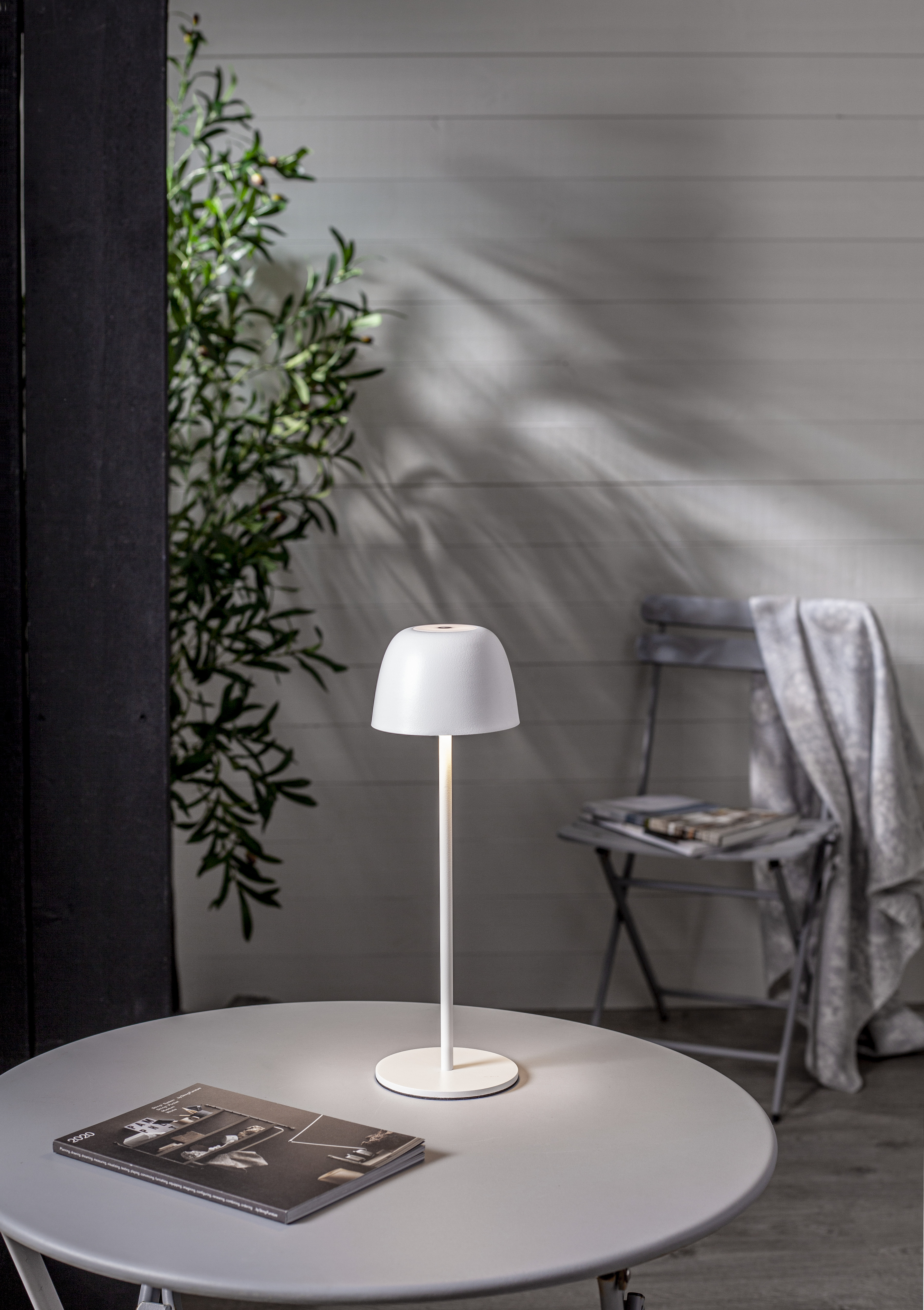 Lamp - Table lamp - Rechargeable - Dimmer - White - 34.5x11 cm - 4