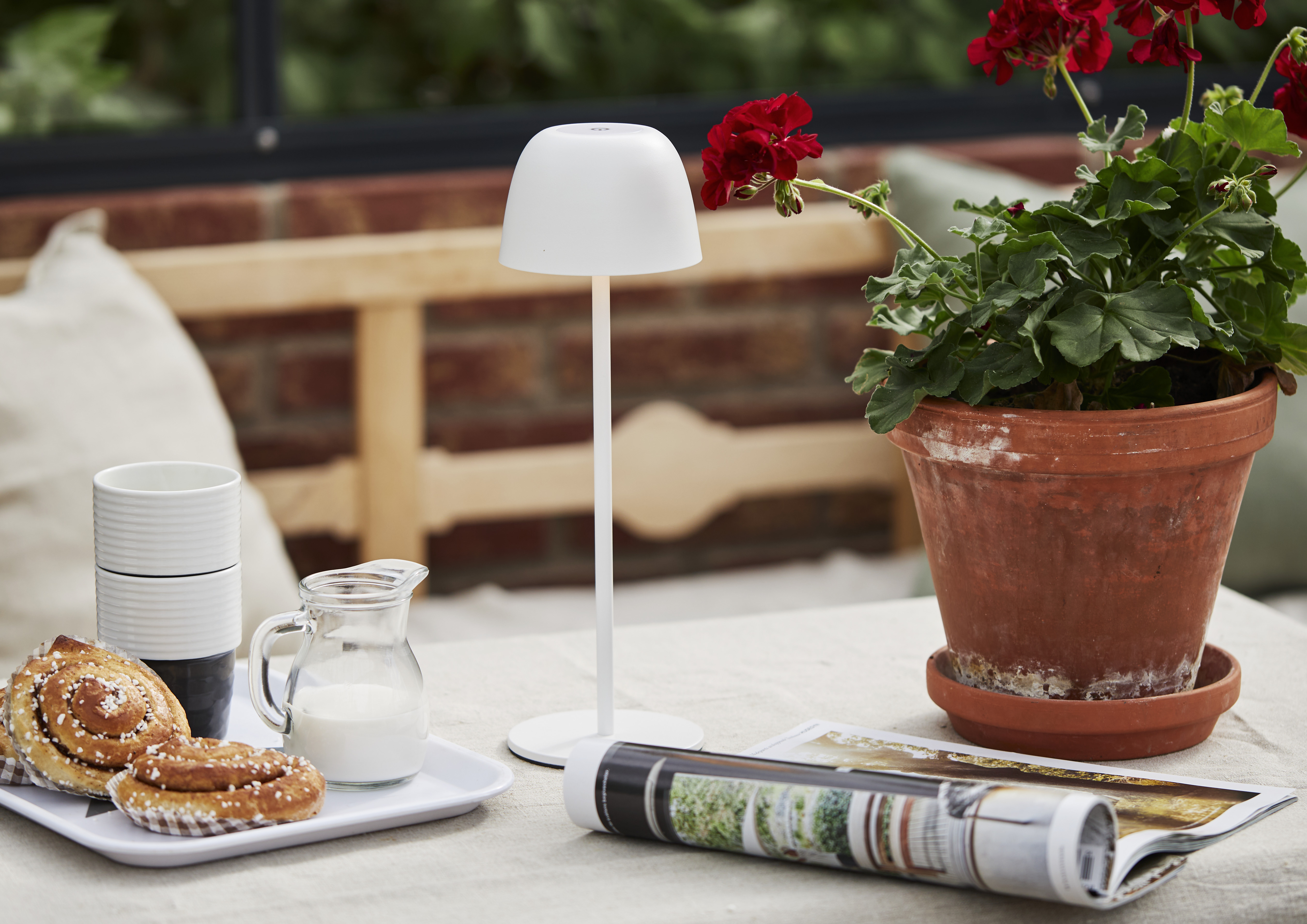 Lamp - Table lamp - Rechargeable - Dimmer - White - 34.5x11 cm - 2