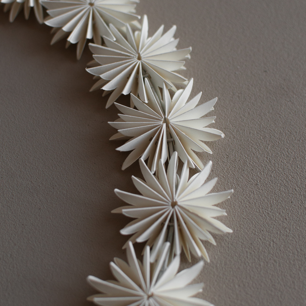Paper Flake Wreath - White - Paper Wreath - 35 cm - White - DBKD - 2