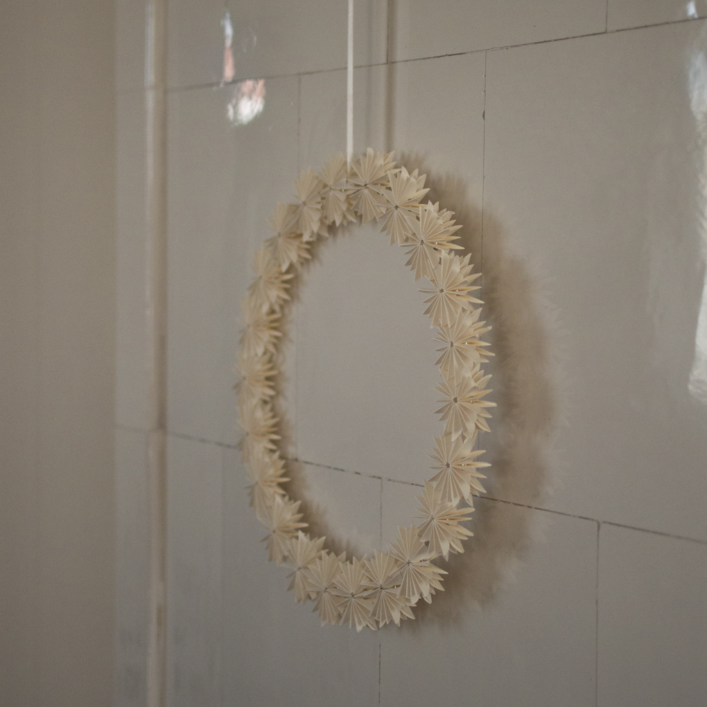 Paper Flake Wreath - White - Paper Wreath - 35 cm - White - DBKD - 4
