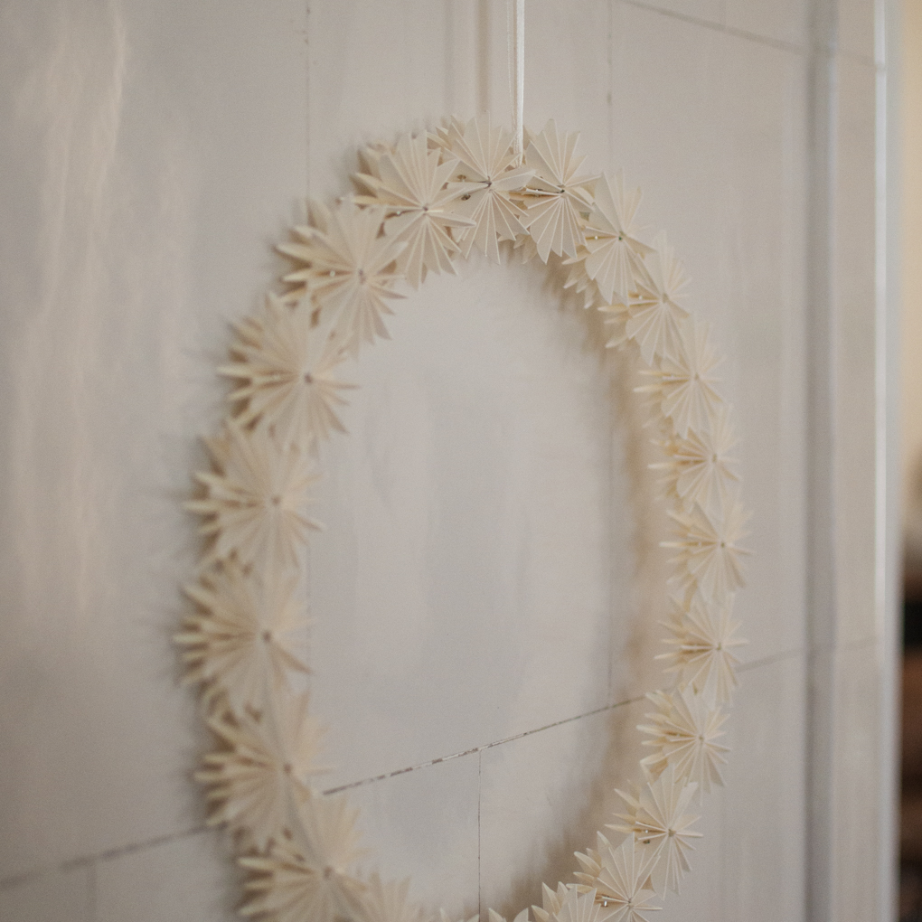 Paper Flake Wreath - White - Paper Wreath - 35 cm - White - DBKD - 8