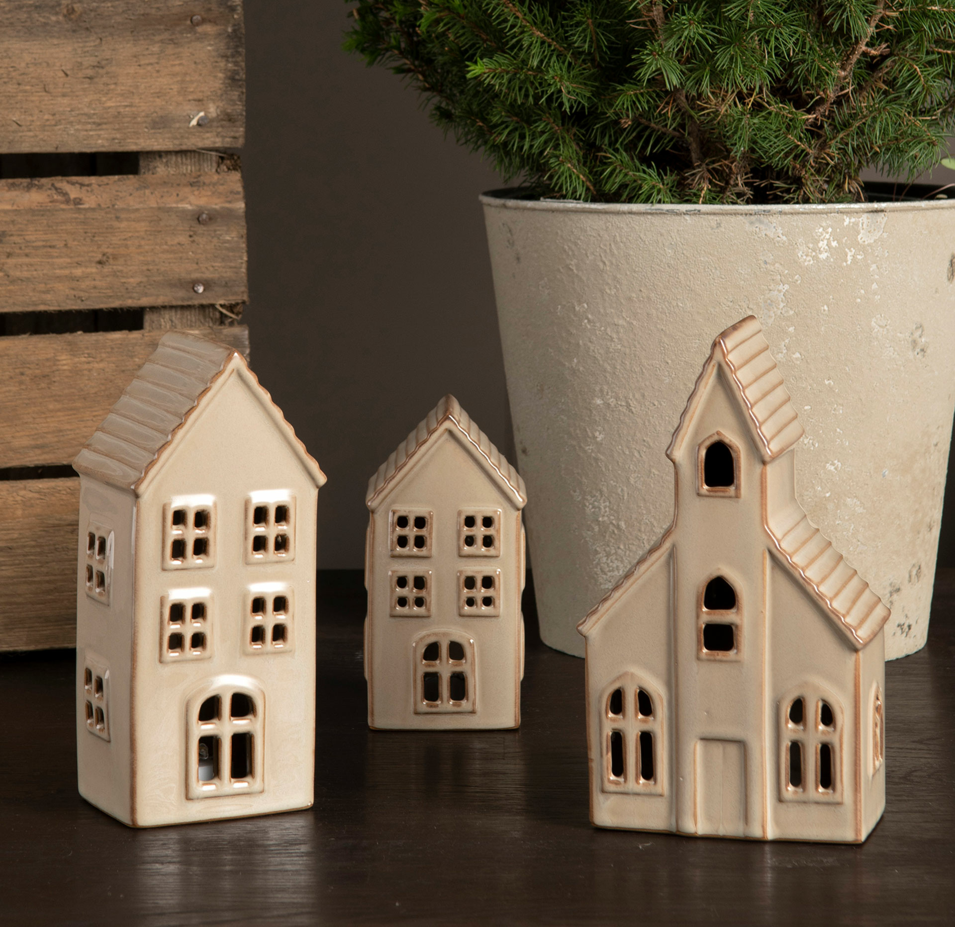 Ceramic church with LED lighting - 10x7x18 cm - 5