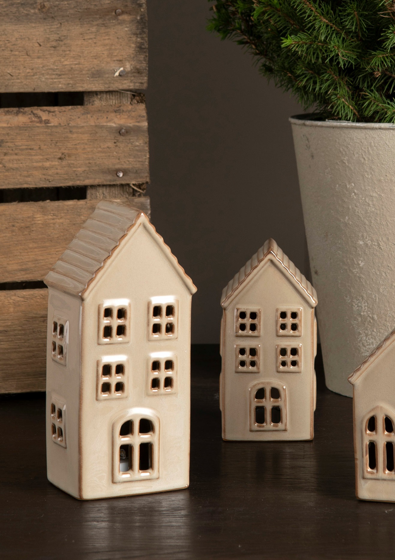 House ceramic with LED lighting - 6x5.5x13 cm - 2