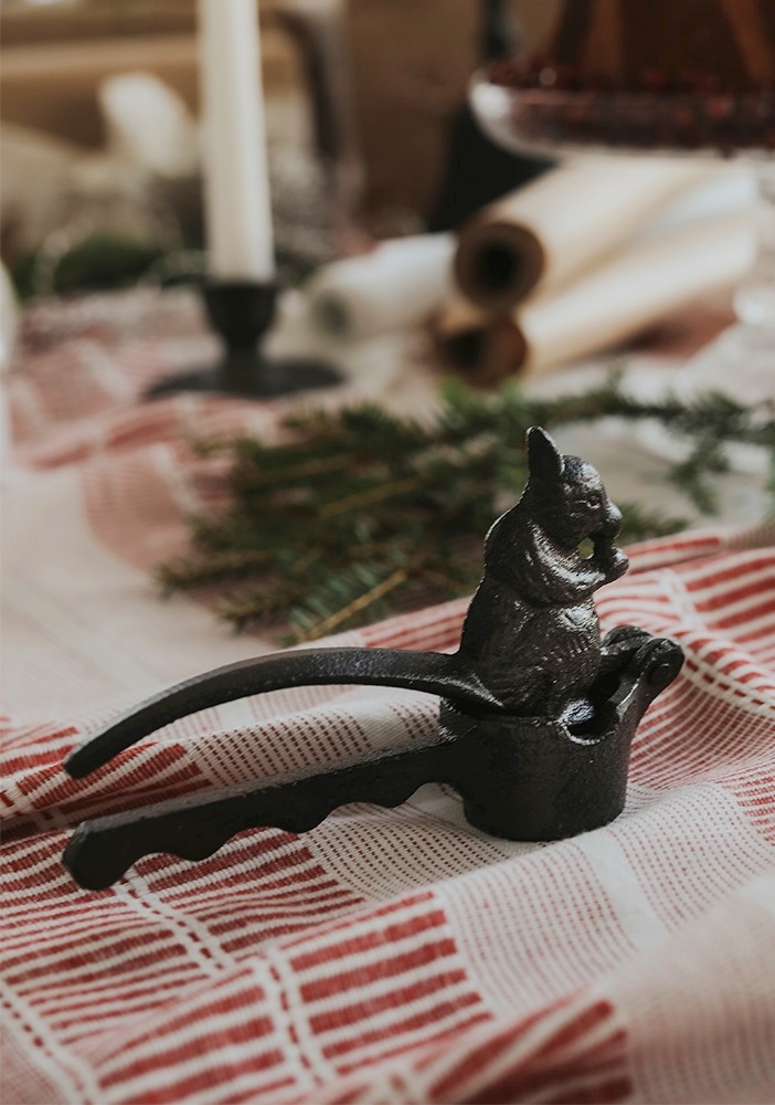 Nutcracker Squirrel Iron Antique Brown