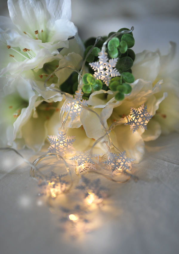 String of lights with 10 snowflakes - White - 185 cm - Timer - 2