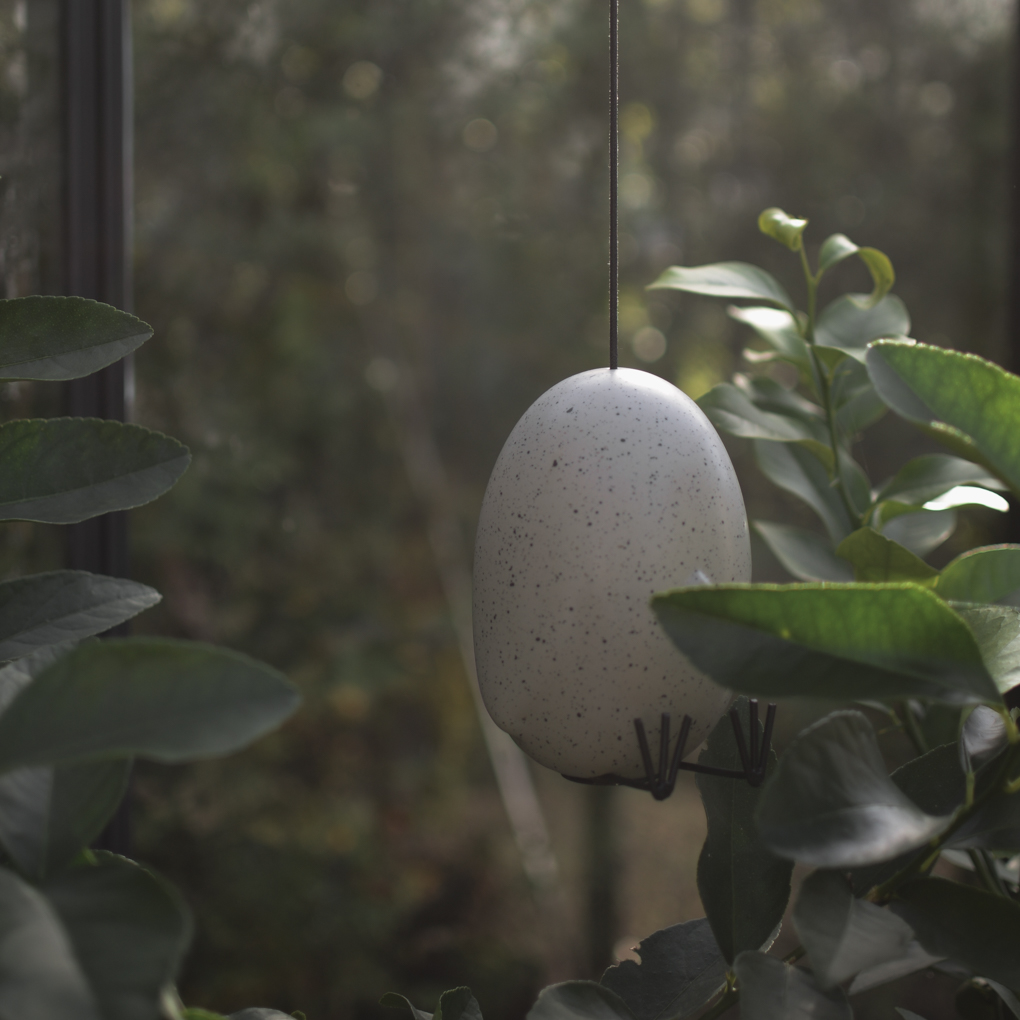 Hang Around - Egg - Chicken - Easter egg - Ceramic - 15x10 cm - 5
