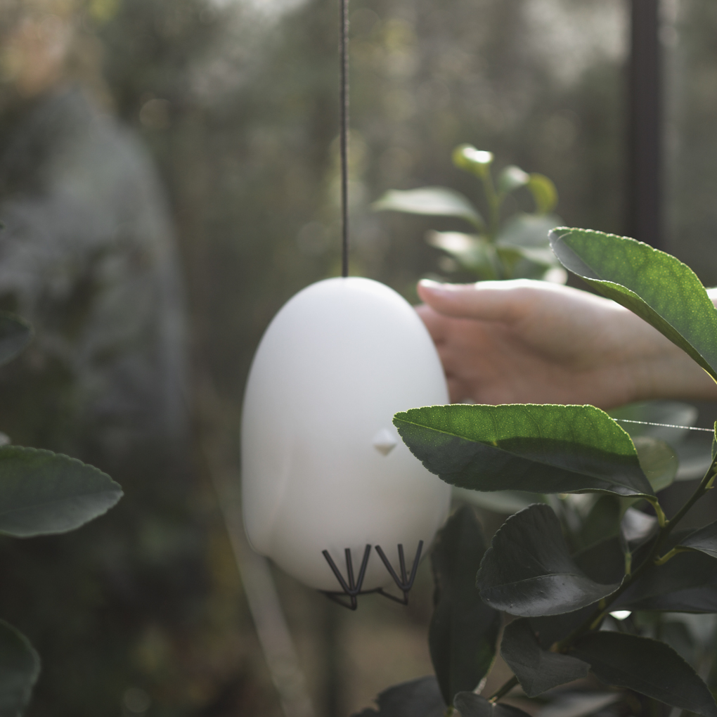 Hang Around - Egg - Chicken - Easter egg - Ceramic - White 15x10 cm - 9