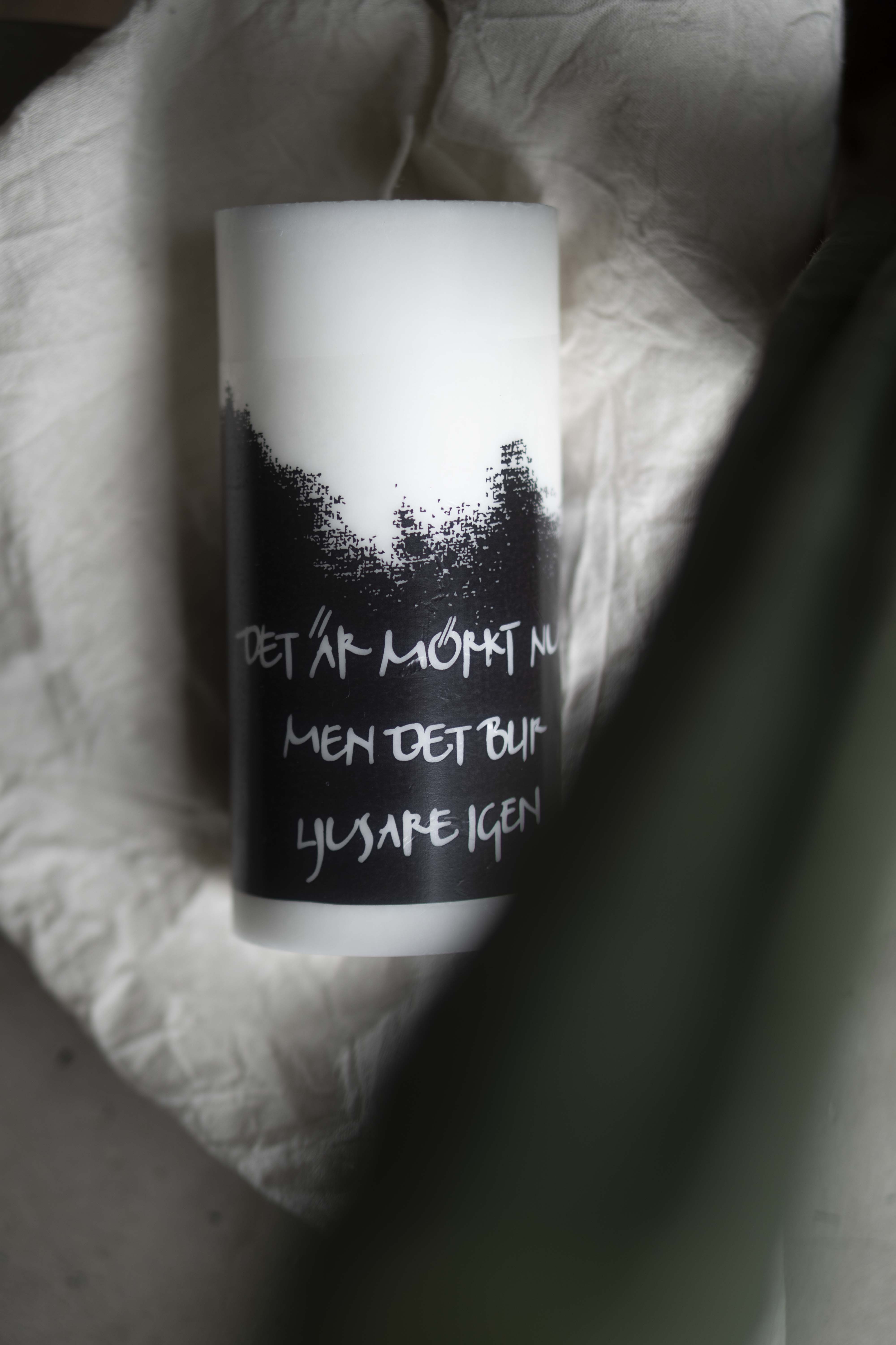 Block candle - It's dark - Ylva Skarp 15 cm White/Black - 2