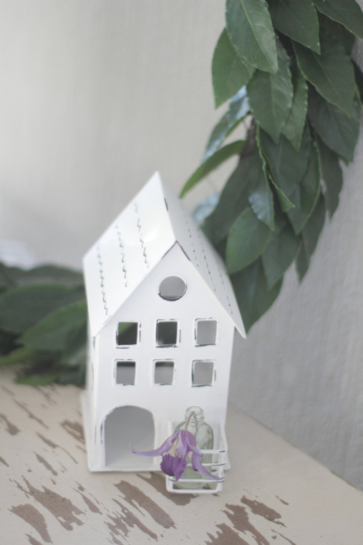 Hus med glasflaska - Vas - 17 cm  - 2