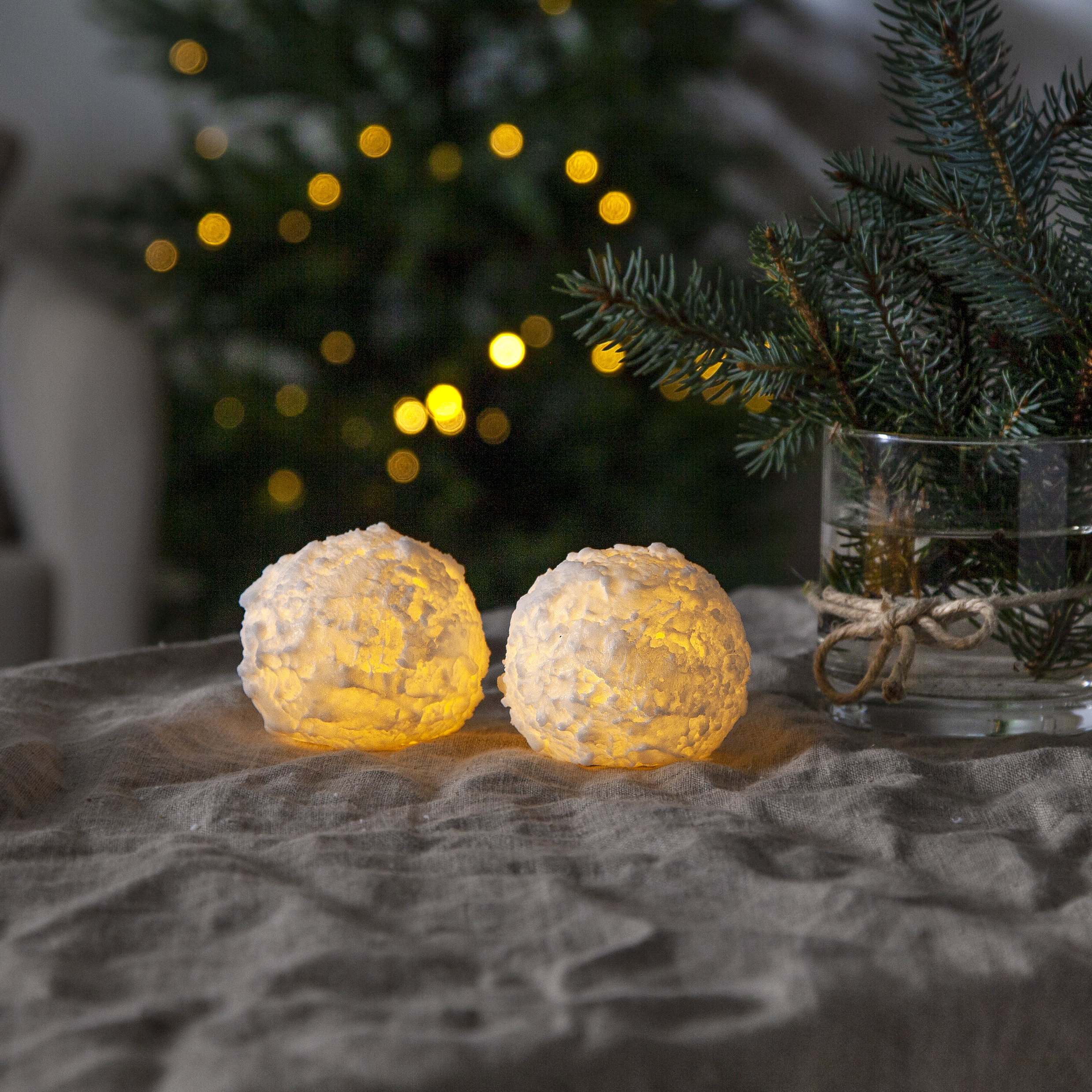 Battery-powered candle - Block candle - Snowball - Snowball - 10x10 cm - 2