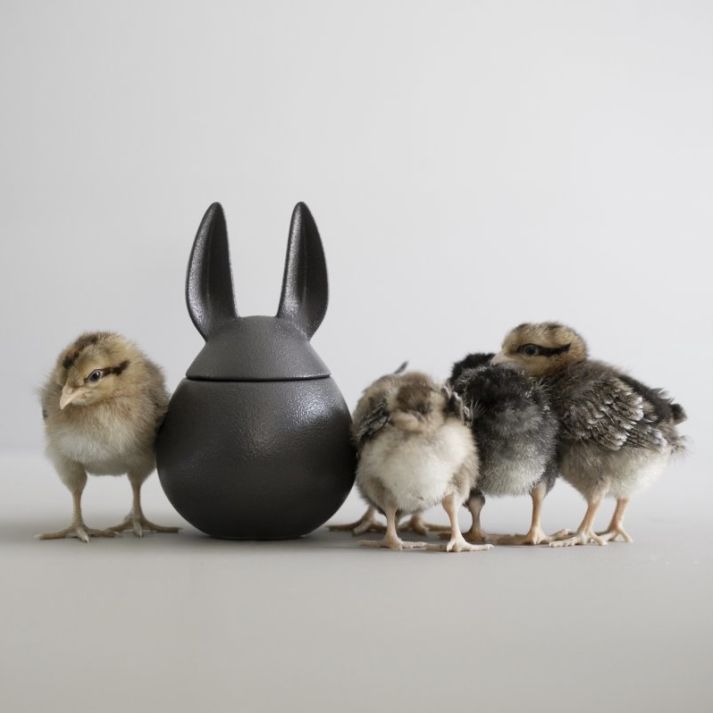 Eating Rabbit - Påskägg - Skål med lock - Kanin - Hare - Svart - Small - DBKD - 5