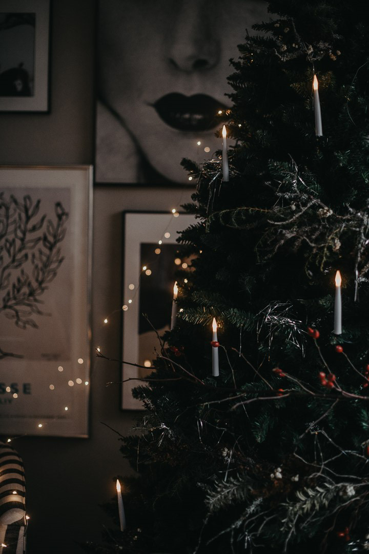Christmas tree lights with 16 narrow lights